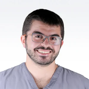 <strong>DR. GUILLERMO GALVÁN LOBO</strong><br><small style="color:grey">DIRECTOR</small>