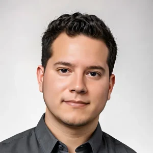 <strong>SR. PEDRO PERALES</strong><br><small style="color:grey">PONENTE</small>